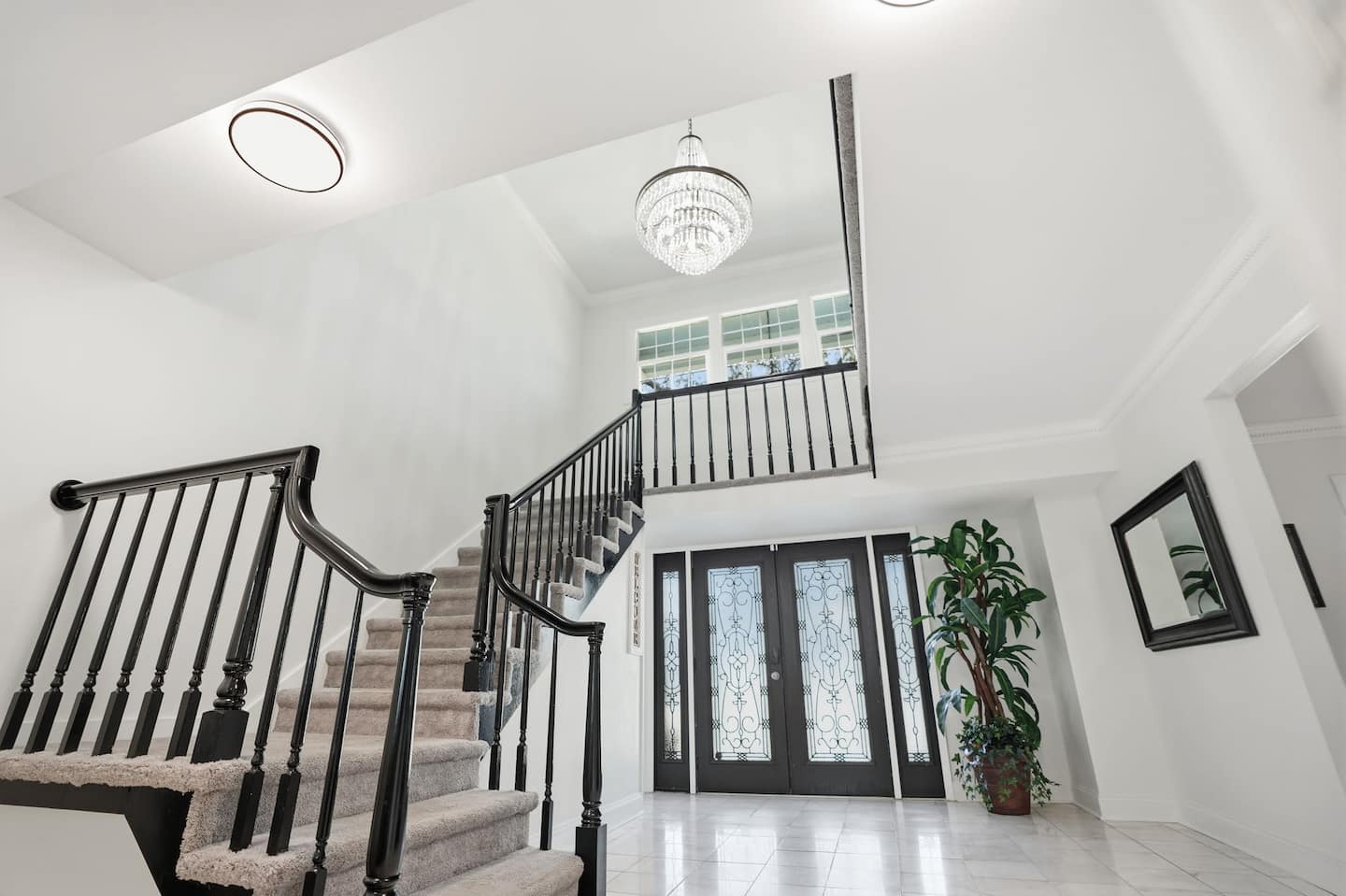 The foyer & staircase — Lakeview Estate