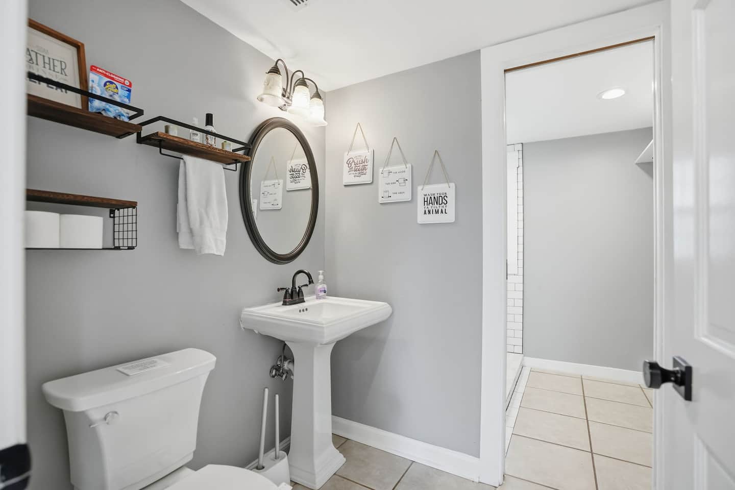 The powder room — Lakeview Estate
