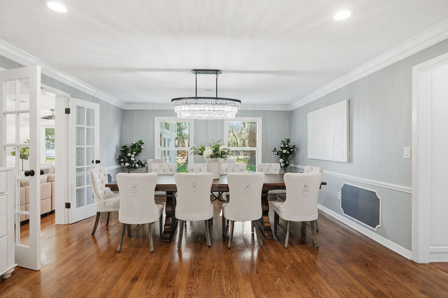 The formal dining room — Lakeview Estate