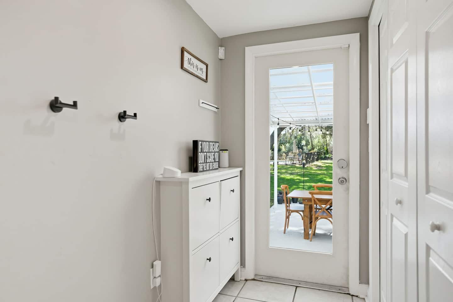 The mudroom — Lakeview Estate