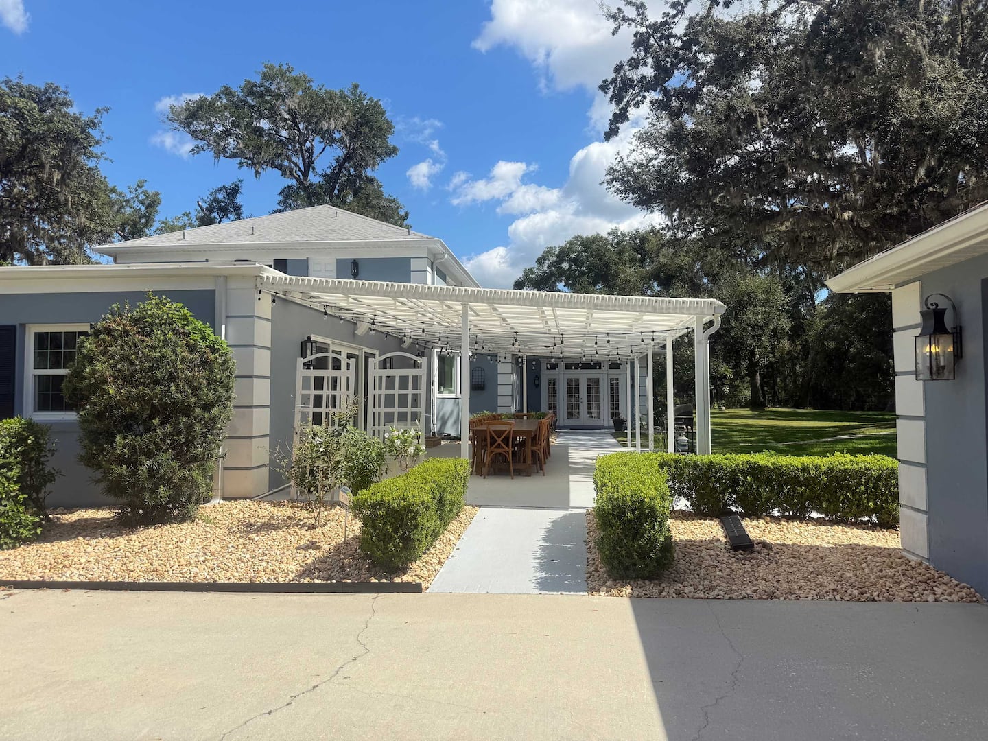The front walk — Lakeview Estate